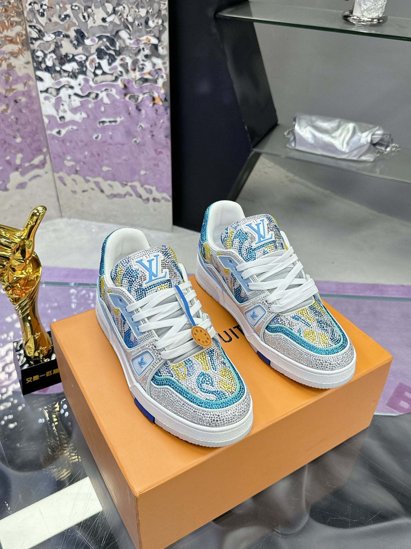 Louis Vuitton LV Trainer Maxi – Com Cristais (Unissex)