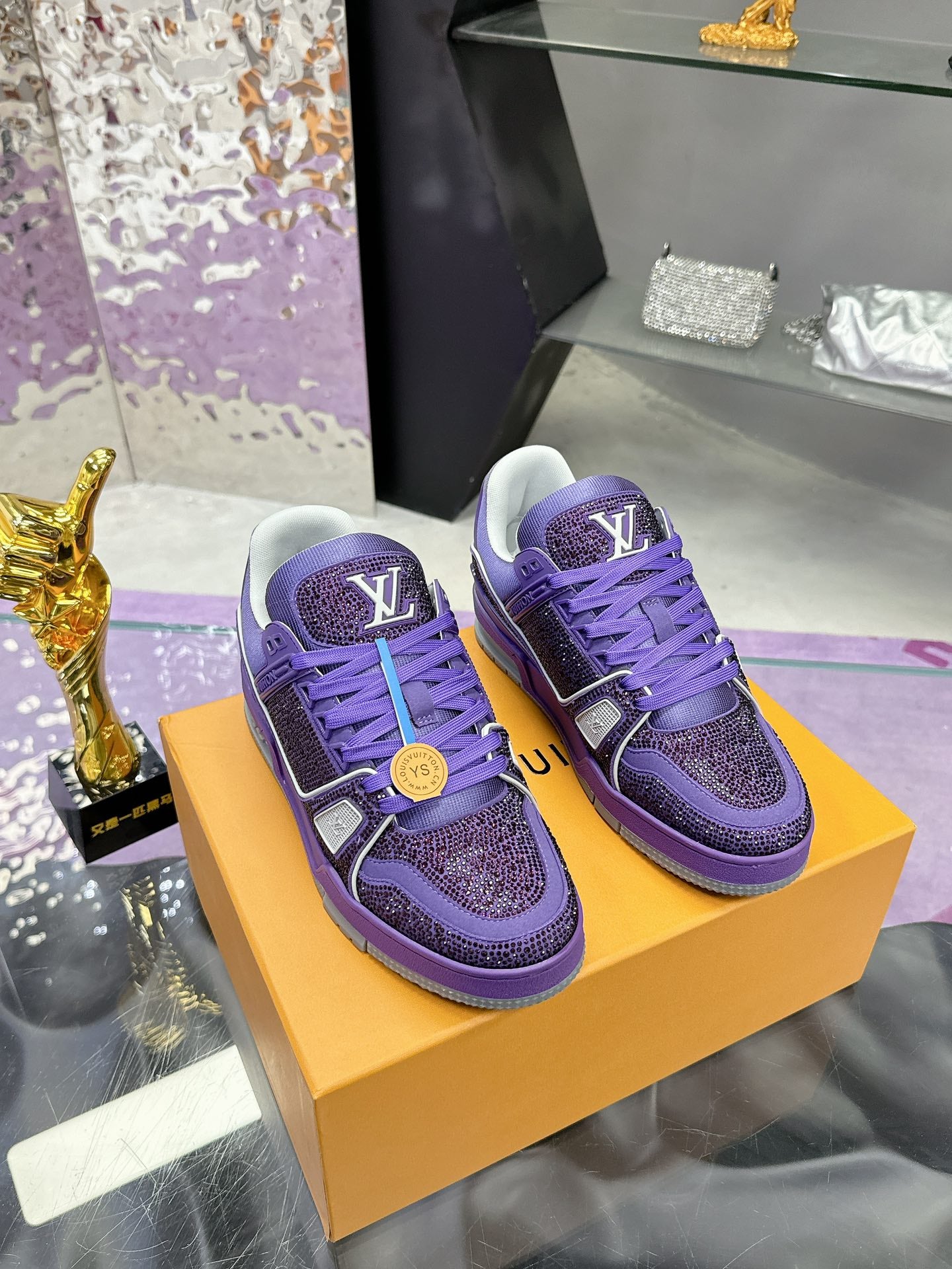 Louis Vuitton LV Trainer Maxi – Com Cristais (Unissex)
