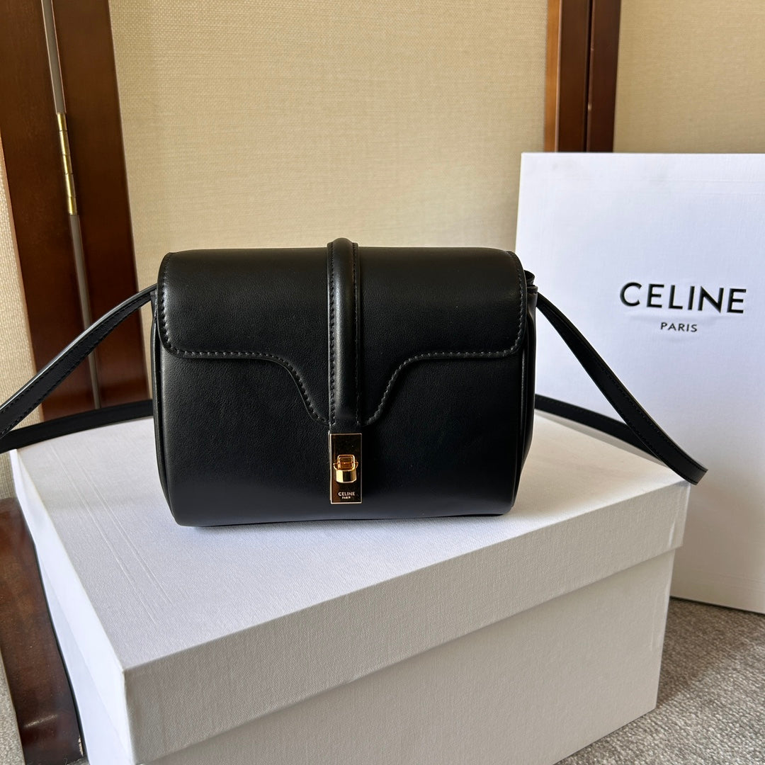 Celine Crossbody Bag com Alça Ajustável e Fecho Rotativo