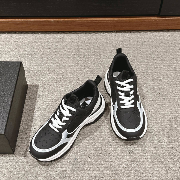 Chanel Sports Sneaker SS24 - Branco com Detalhes em Bege