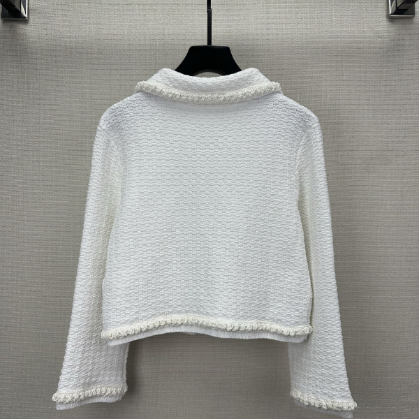 Chanel Cardigan Cropped - Branco com Botões Personalizados