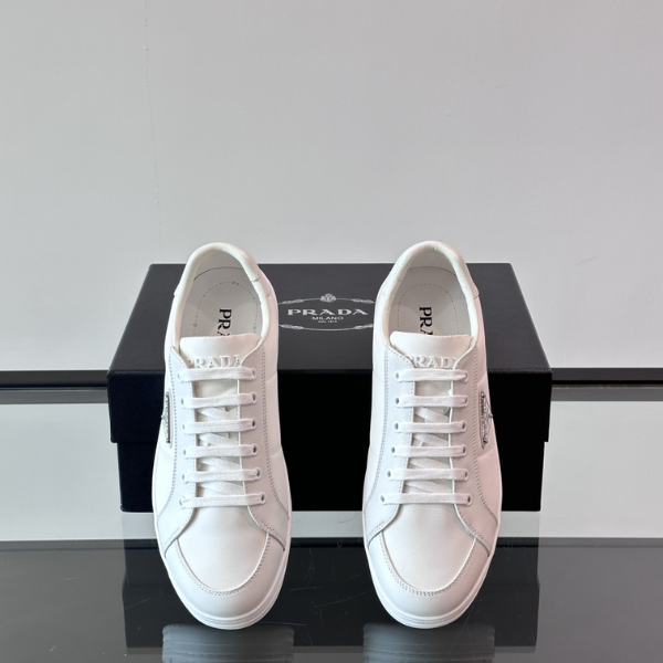 Prada Sneaker Masculino Couro e Canvas com Logo Triangular